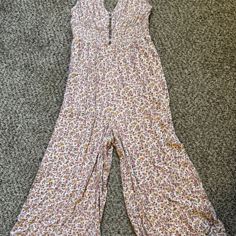 American Eagle Outfitters Pink Floral Jumpsuit boho spring